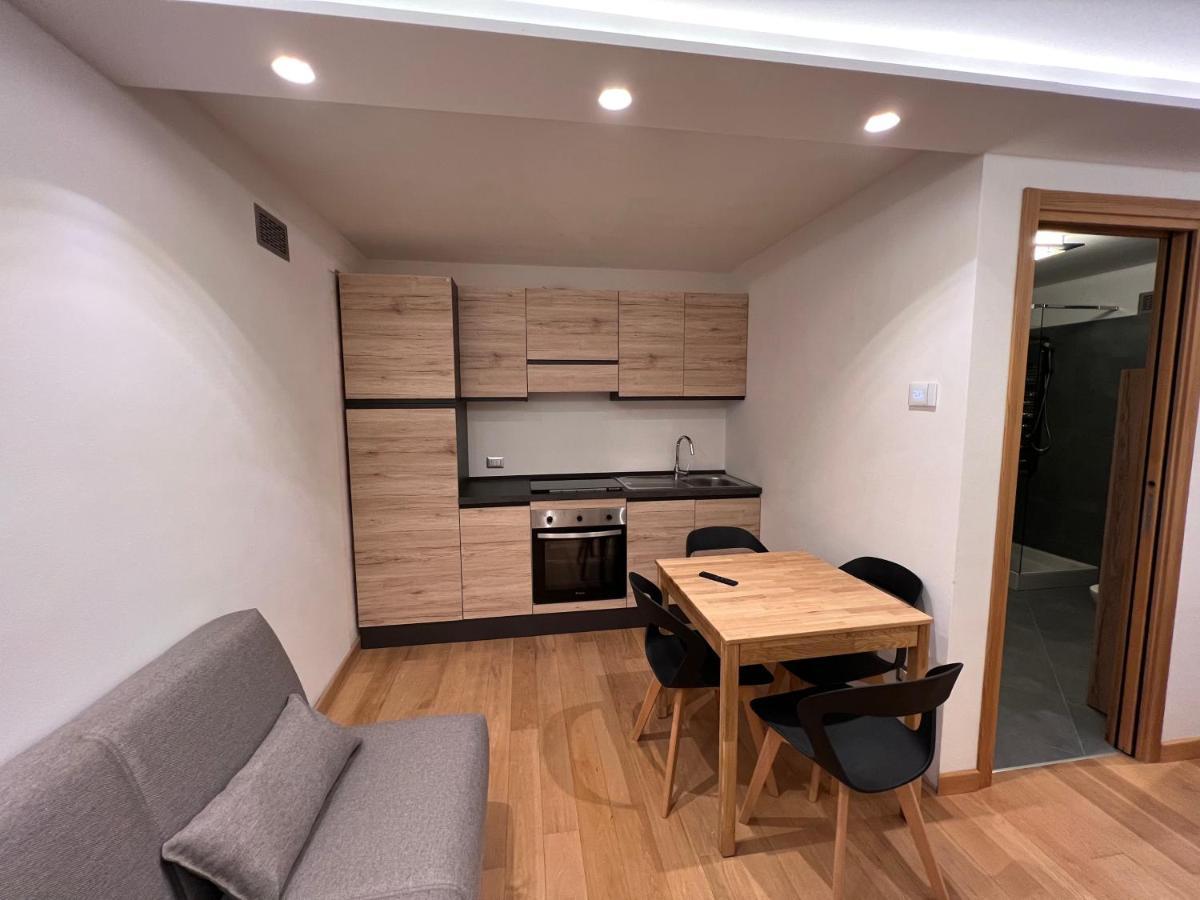 Apartamento Elegante E Moderno Monolocale Oga Exterior foto